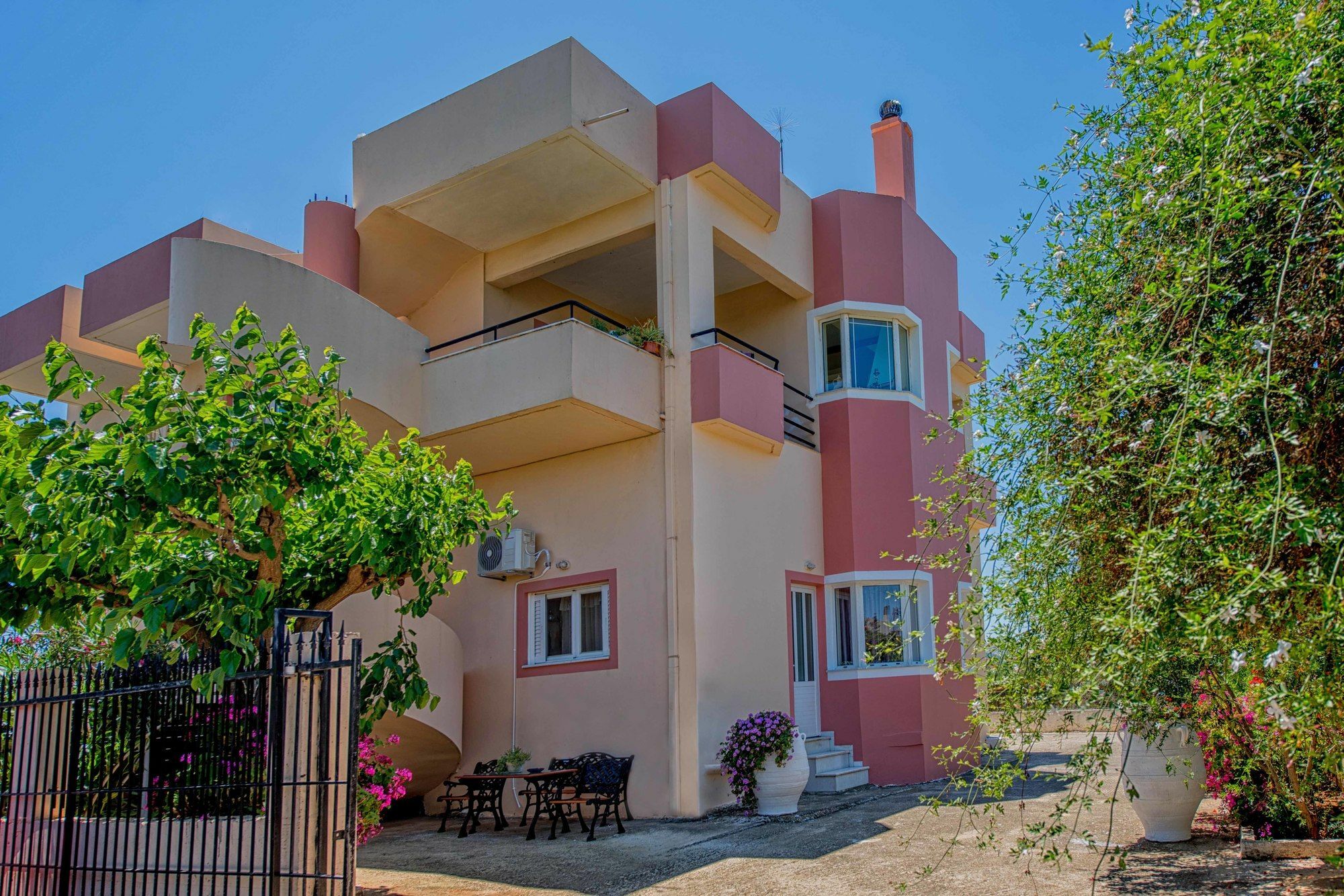 Hostal Kissamos Luxurious House Exterior foto
